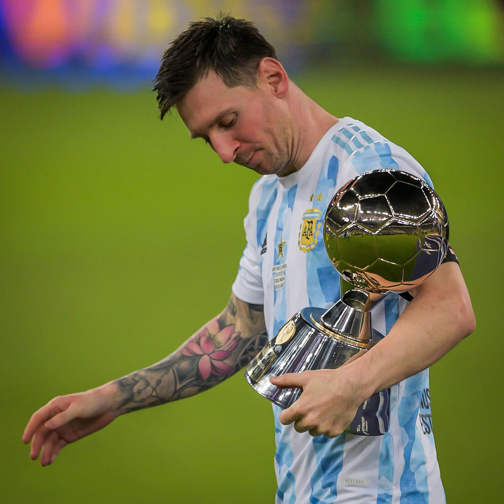 Cầu thủ Argentina đem lại niềm vui cho đồng bào