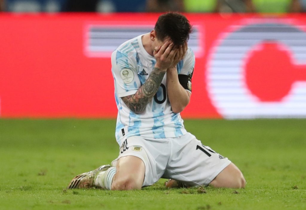 Pha bỏ lỡ gây sốc của Messi ở trận gặp Brazil chung kết Copa America